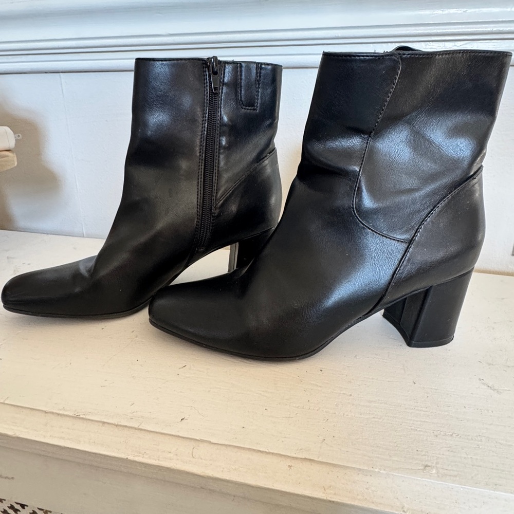 Naturalizer Black Ankle Booties